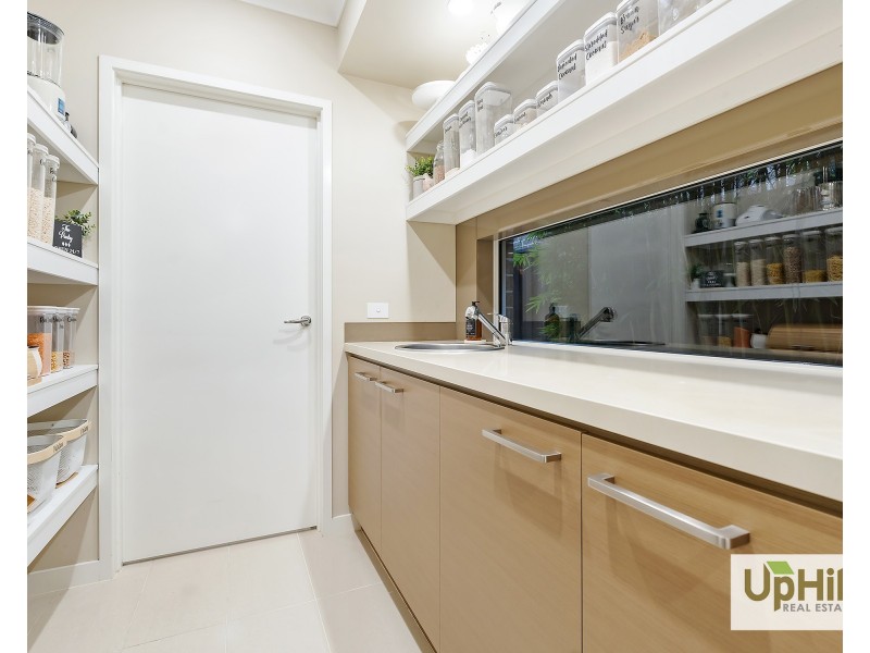 24 Deoro Parade, Clyde North VIC 3978