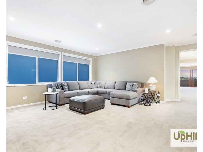 24 Deoro Parade, Clyde North VIC 3978