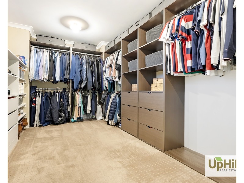 24 Deoro Parade, Clyde North VIC 3978