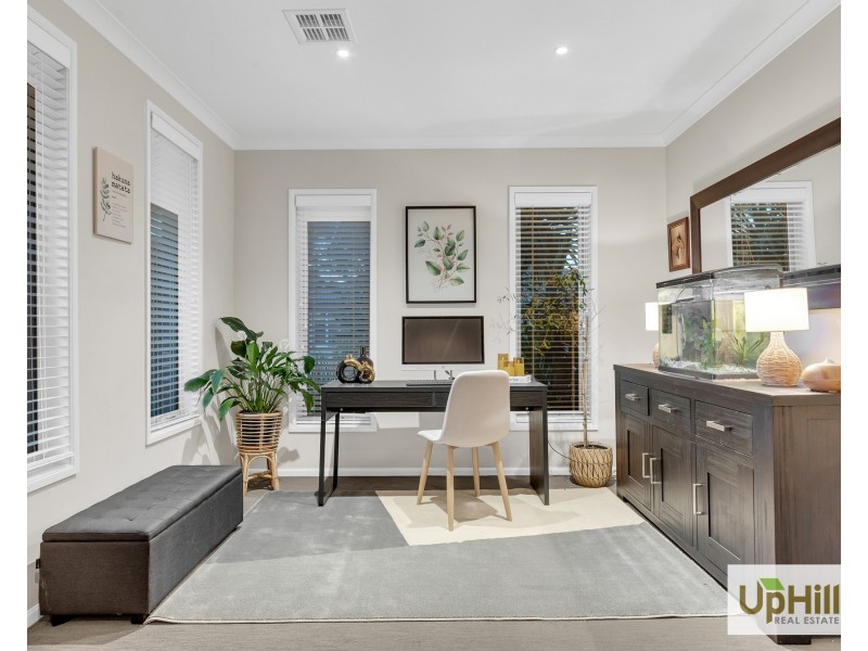 13 Murgese Circuit, Clyde North VIC 3978