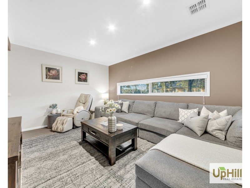 13 Murgese Circuit, Clyde North VIC 3978