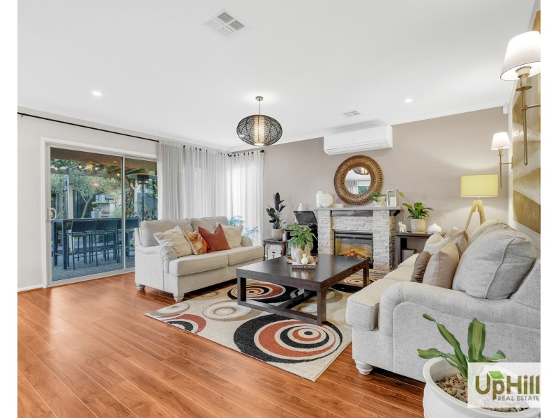 13 Murgese Circuit, Clyde North VIC 3978