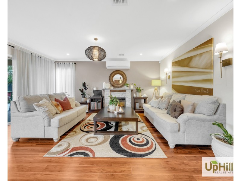 13 Murgese Circuit, Clyde North VIC 3978