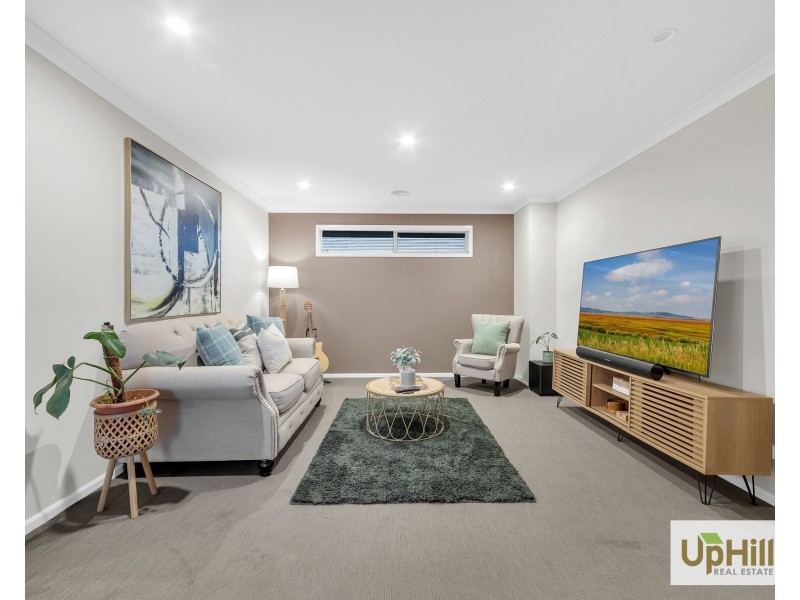 13 Murgese Circuit, Clyde North VIC 3978