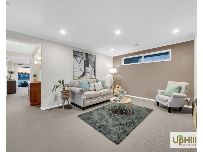 13 Murgese Circuit, Clyde North VIC 3978