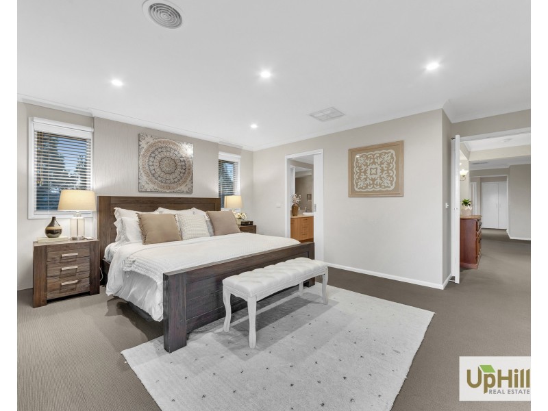 13 Murgese Circuit, Clyde North VIC 3978