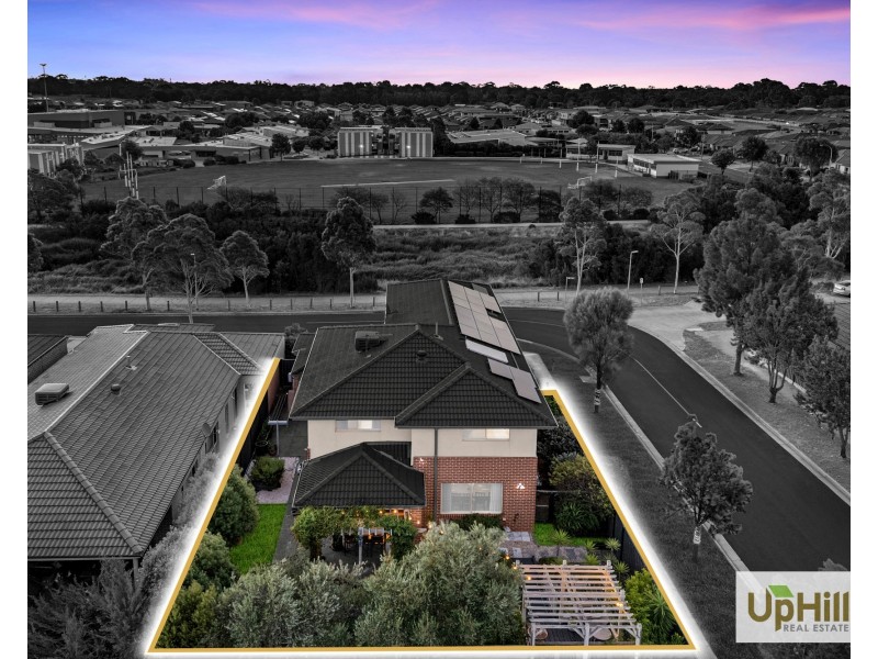 13 Murgese Circuit, Clyde North VIC 3978