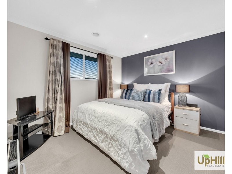 13 Murgese Circuit, Clyde North VIC 3978