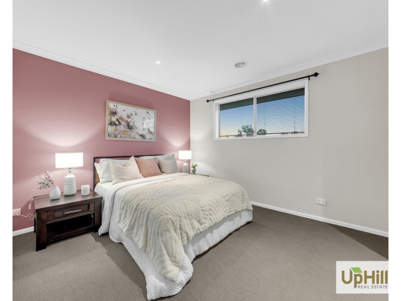 13 Murgese Circuit, Clyde North VIC 3978