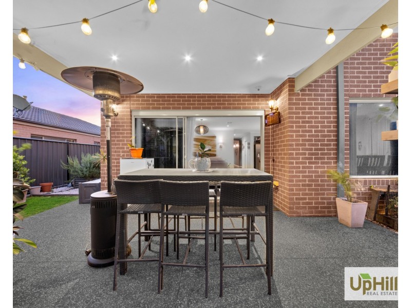 13 Murgese Circuit, Clyde North VIC 3978