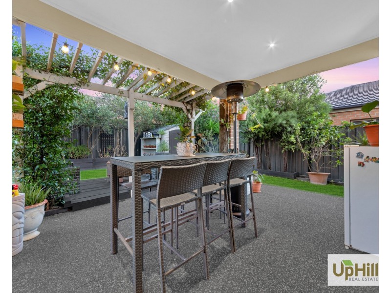 13 Murgese Circuit, Clyde North VIC 3978