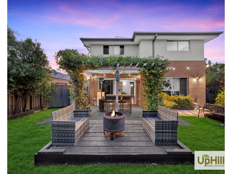 13 Murgese Circuit, Clyde North VIC 3978