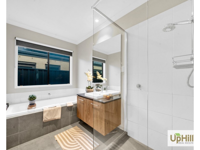 34 Yaralla Circuit, Clyde VIC 3978