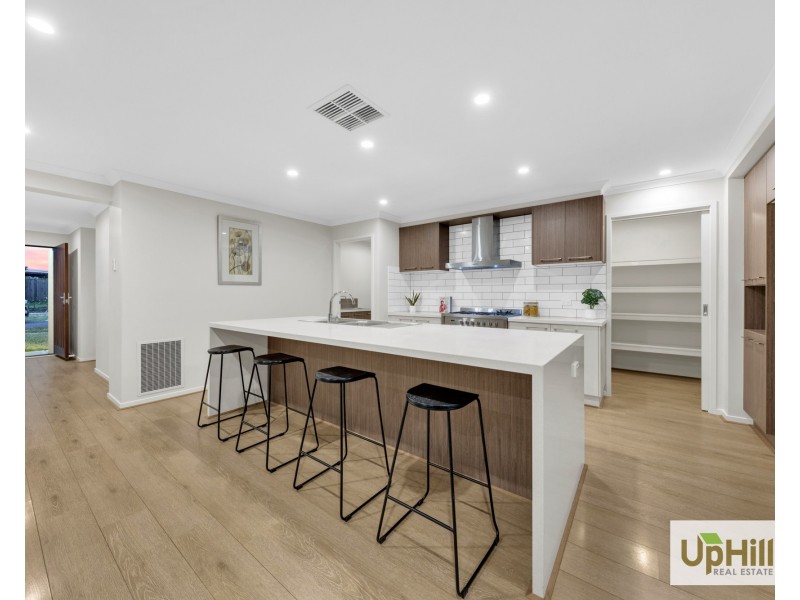 4 Hollybush Avenue, Clyde VIC 3978