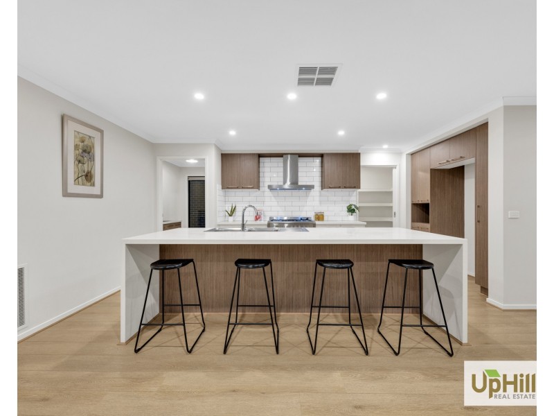 4 Hollybush Avenue, Clyde VIC 3978