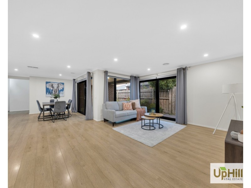 4 Hollybush Avenue, Clyde VIC 3978