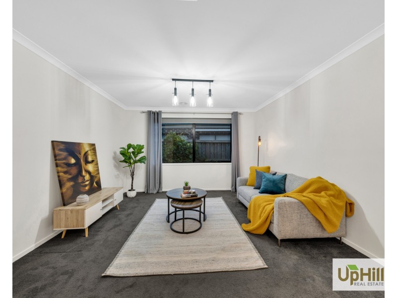 4 Hollybush Avenue, Clyde VIC 3978