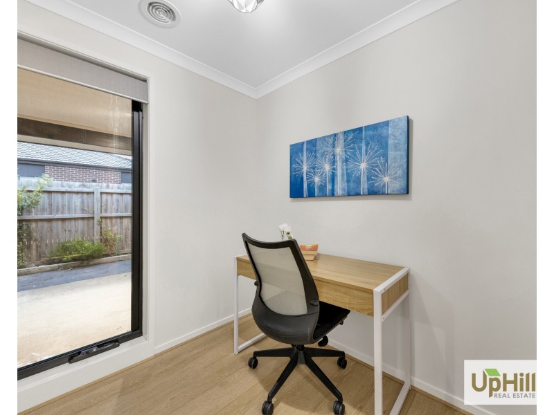 4 Hollybush Avenue, Clyde VIC 3978