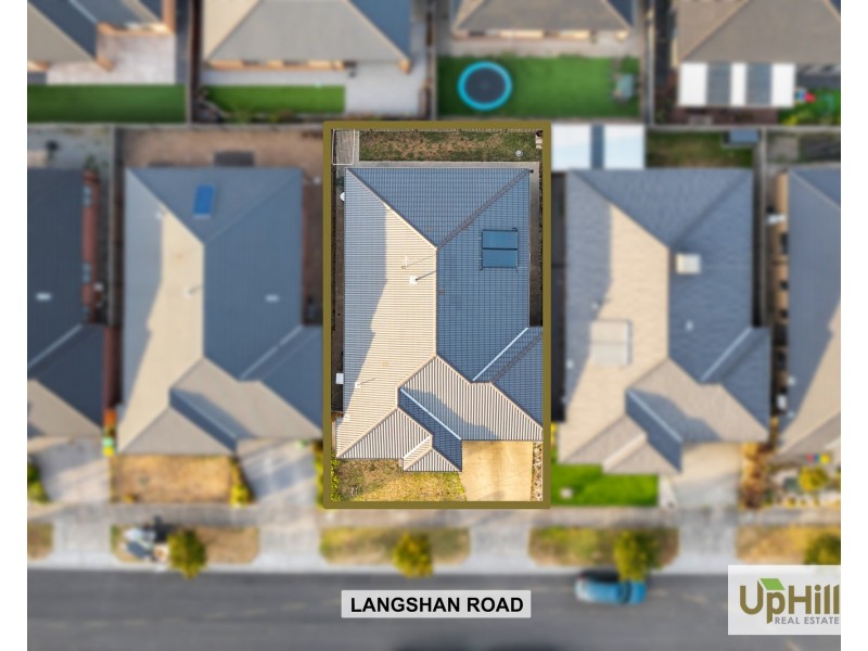 9 Langshan Road, Clyde North VIC 3978