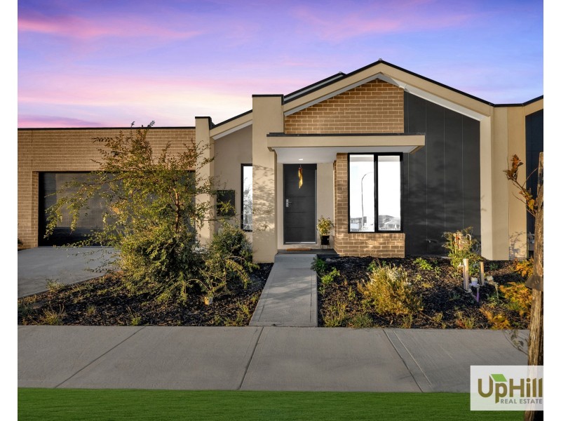 79 Plymouth Boulevard, Clyde North VIC 3978