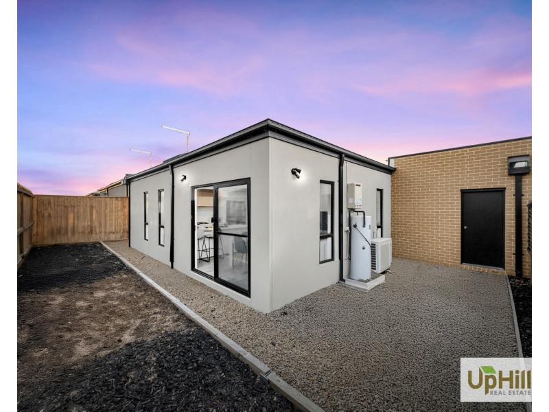 79 Plymouth Boulevard, Clyde North VIC 3978