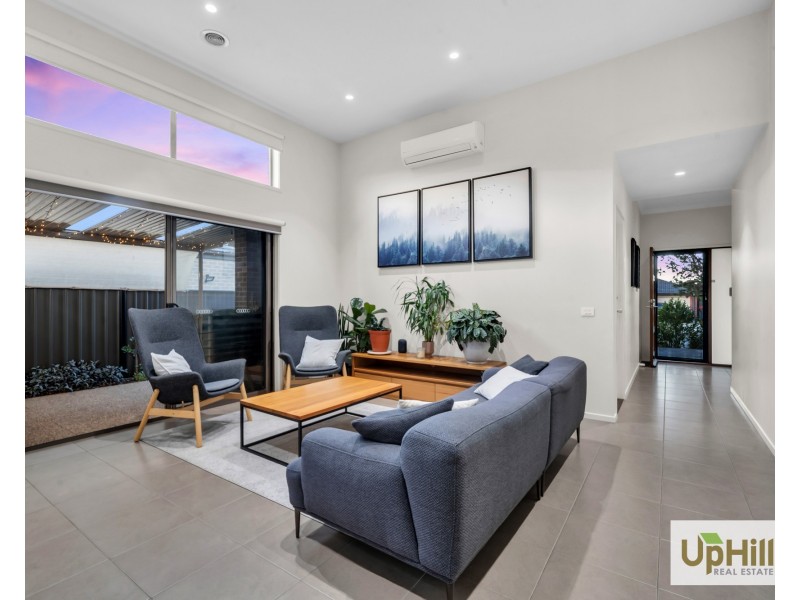 5 Haflinger Avenue, Clyde North VIC 3978