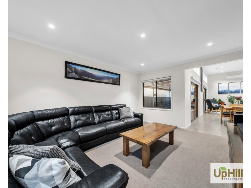 5 Haflinger Avenue, Clyde North VIC 3978