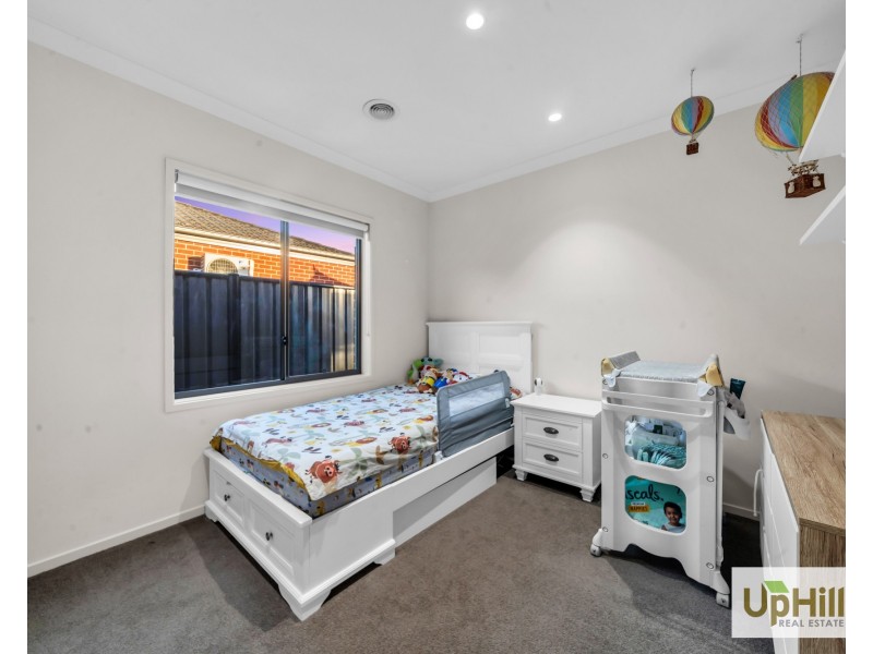 5 Haflinger Avenue, Clyde North VIC 3978