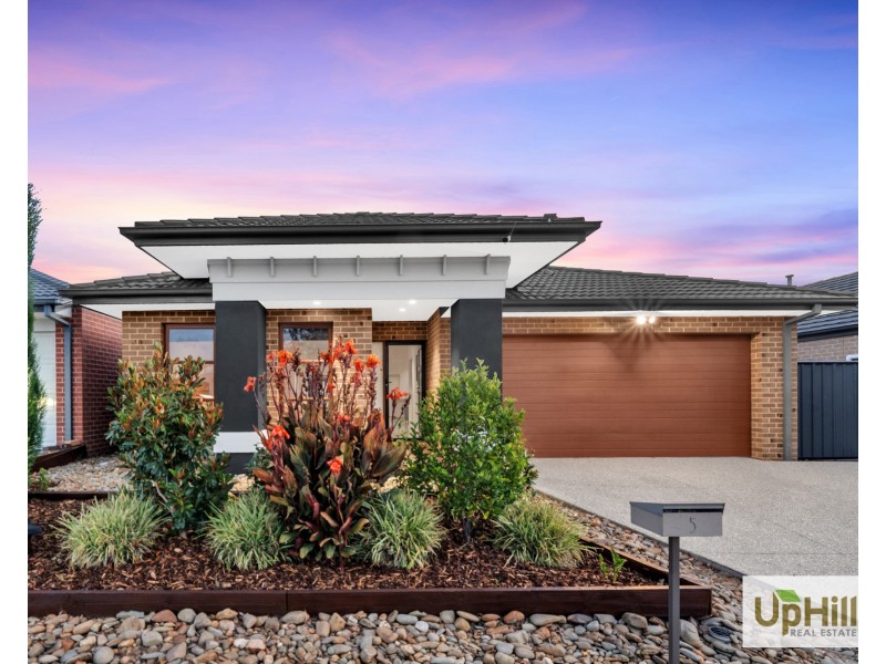 5 Haflinger Avenue, Clyde North VIC 3978