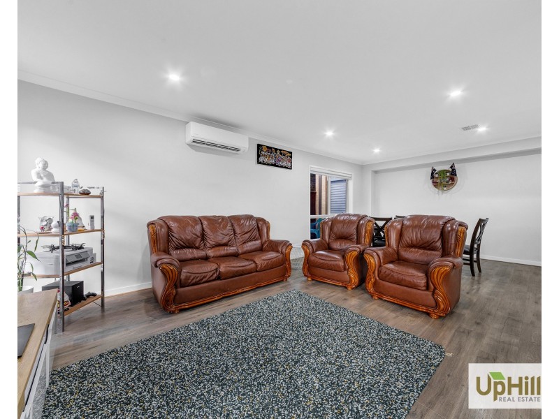 7 Undara Road, Clyde North VIC 3978