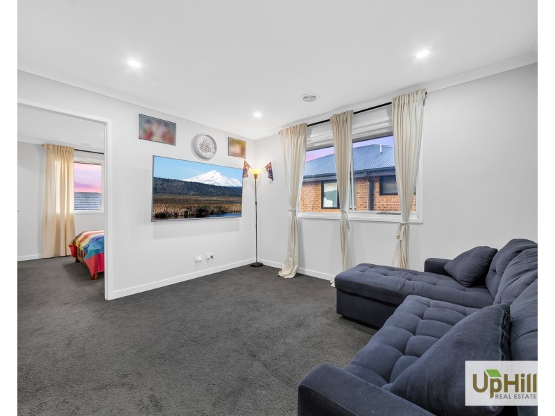 7 Undara Road, Clyde North VIC 3978