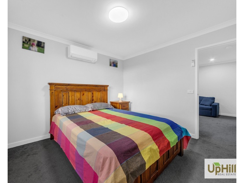 7 Undara Road, Clyde North VIC 3978