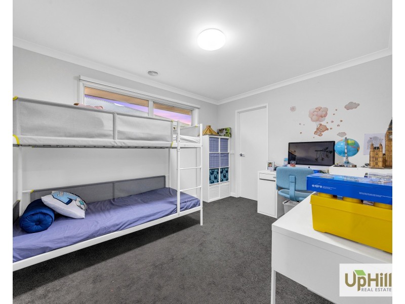 7 Undara Road, Clyde North VIC 3978