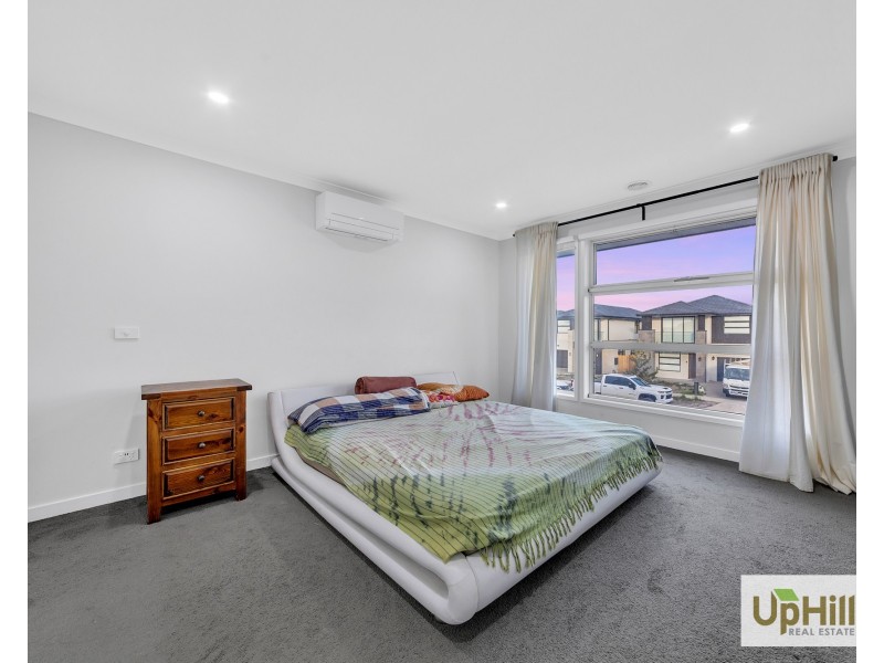 7 Undara Road, Clyde North VIC 3978