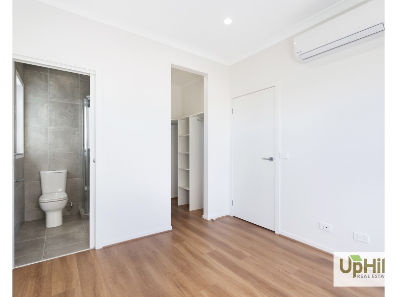 77 Plymouth Boulevard, Clyde North VIC 3978