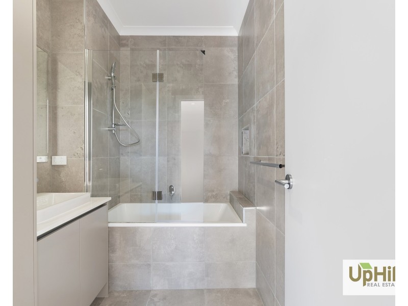 77 Plymouth Boulevard, Clyde North VIC 3978