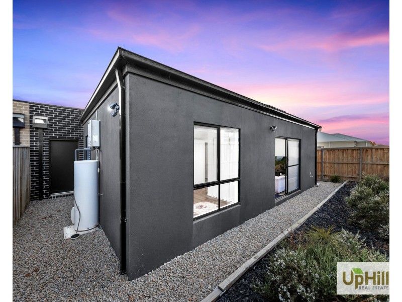 77 Plymouth Boulevard, Clyde North VIC 3978
