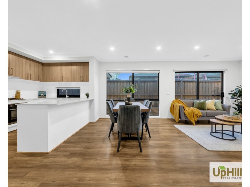 12 Segur Road, Clyde North VIC 3978