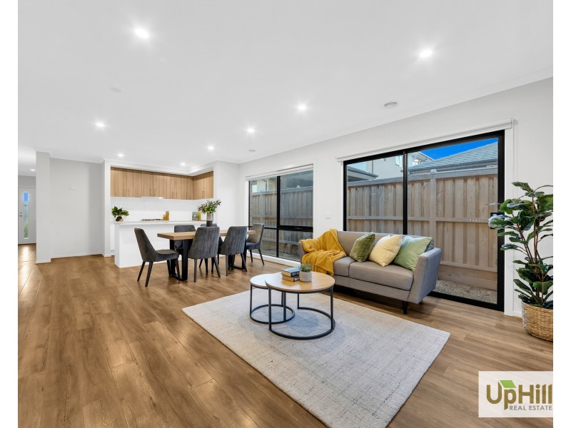 12 Segur Road, Clyde North VIC 3978