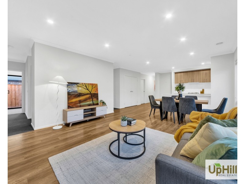 12 Segur Road, Clyde North VIC 3978