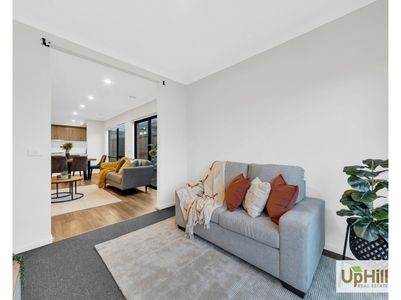 12 Segur Road, Clyde North VIC 3978