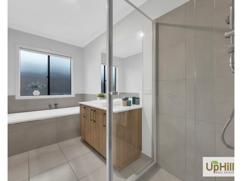 12 Segur Road, Clyde North VIC 3978