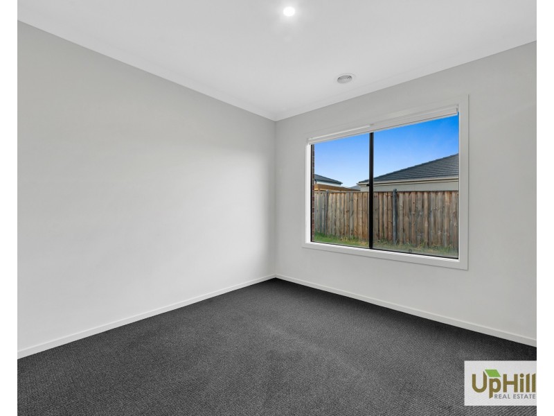 12 Segur Road, Clyde North VIC 3978