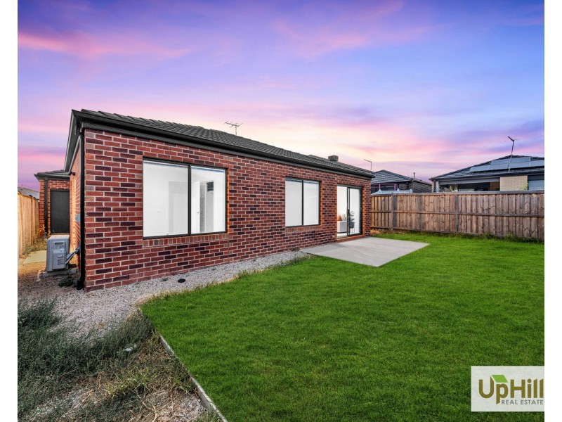 12 Segur Road, Clyde North VIC 3978