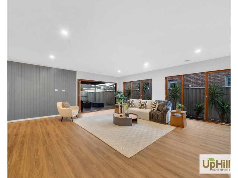 3 Pyrenees Road, Clyde VIC 3978