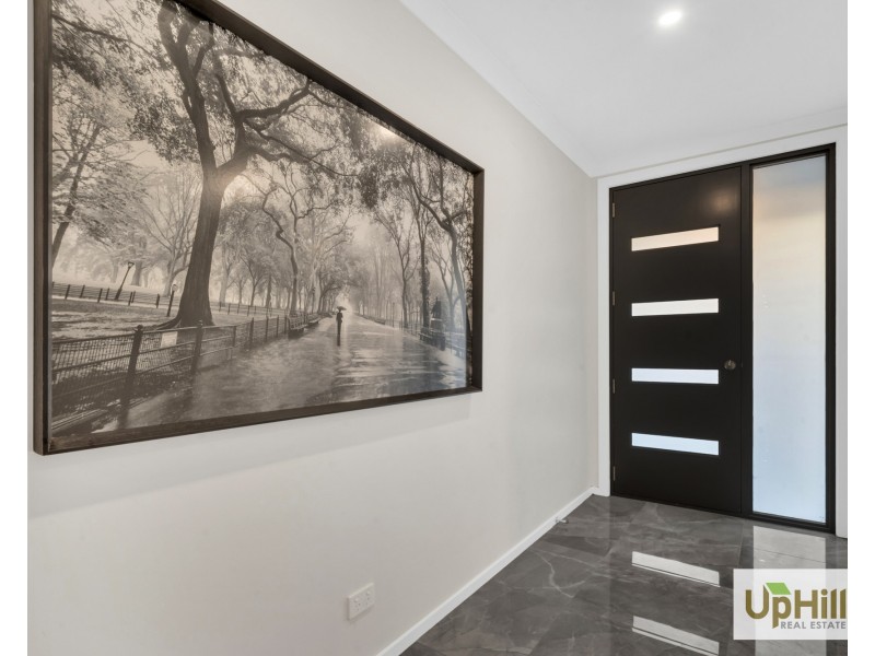 28 Carradale Road, Clyde North VIC 3978