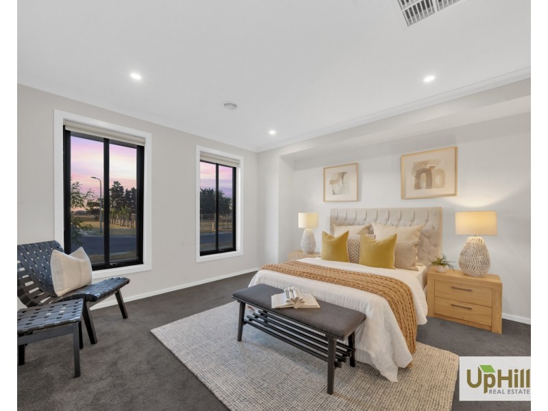 28 Carradale Road, Clyde North VIC 3978