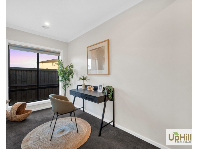 28 Carradale Road, Clyde North VIC 3978