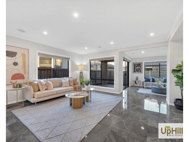 28 Carradale Road, Clyde North VIC 3978