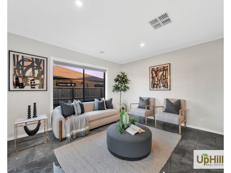 28 Carradale Road, Clyde North VIC 3978